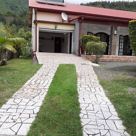 Charmante Maison Au Coeur Des 3 Montagnes 萨拉济 外观 照片