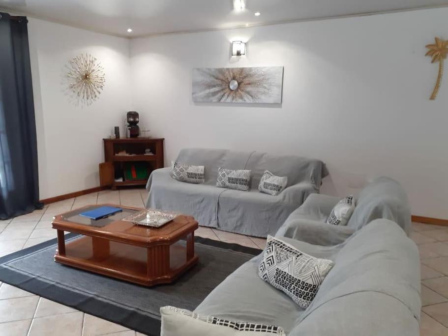 Charmante Maison Au Coeur Des 3 Montagnes 萨拉济 外观 照片